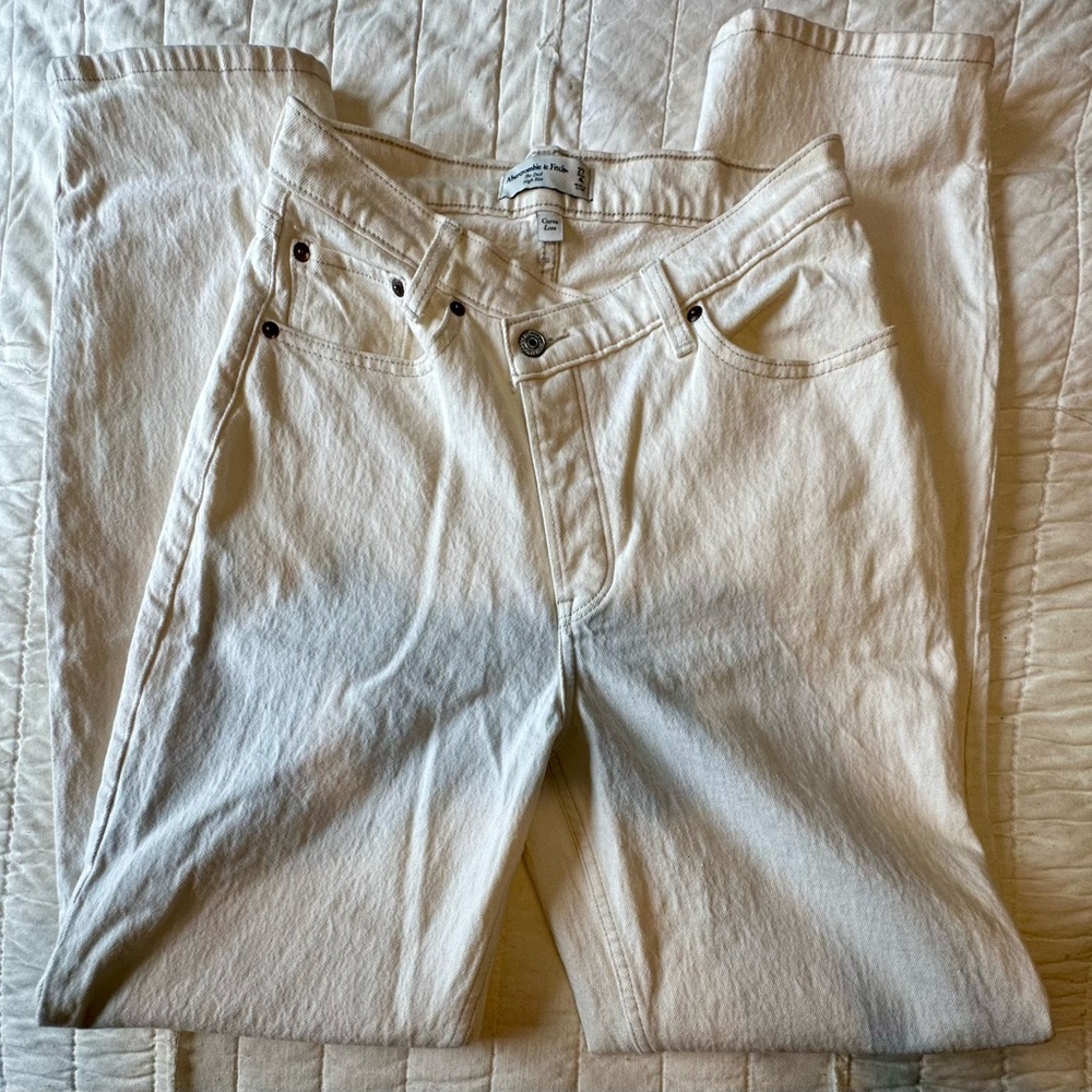 Abercrombie & Fitch Off-White High Rise Jeans